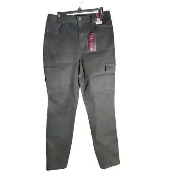 No Boundaries Pants - No Bo HIGH-RISE SKINNY. FITTED THROUGH HIP AND THIGH. STRETCH size 13